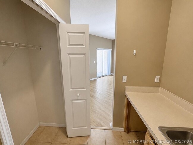 Building Photo - 9983 Perfect Dr