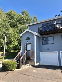 Building Photo - Rarely available Lake Vista Townhouse - en...