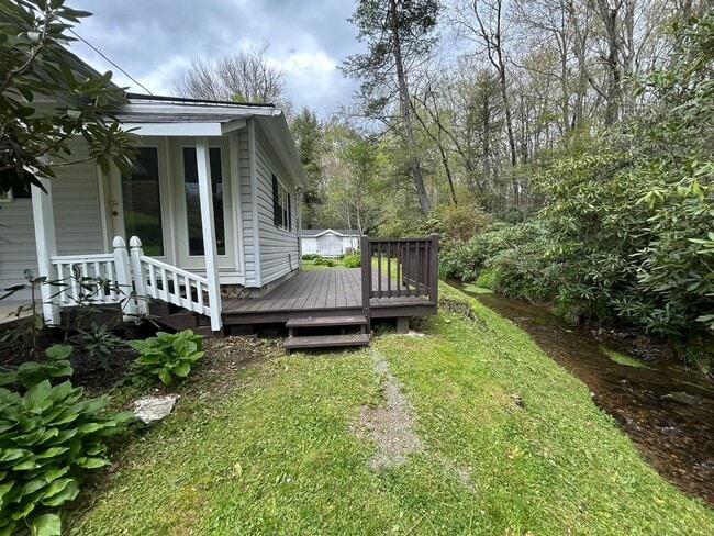 Building Photo - Charming 2 Bed 1 Bath in Boone