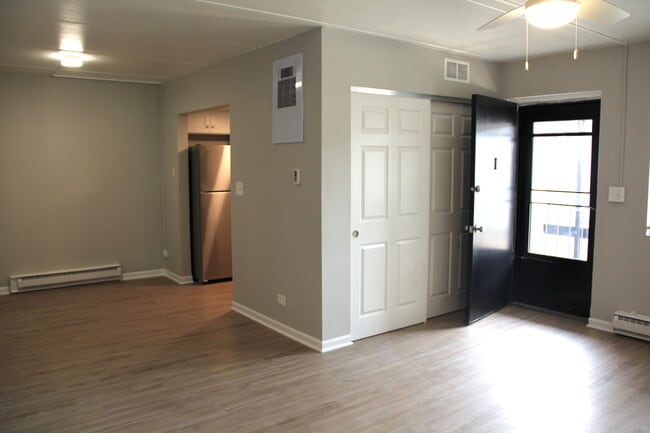 Building Photo - 329 Kimbell Ave