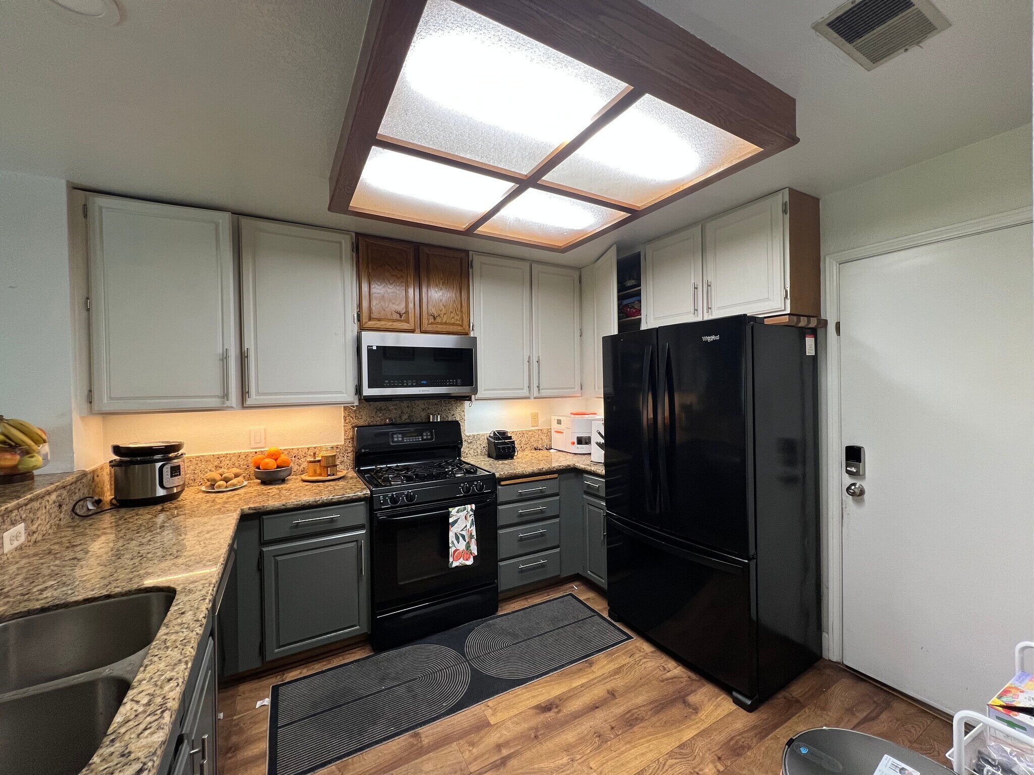 Shared Kitchen - 4135 Stanley Blvd
