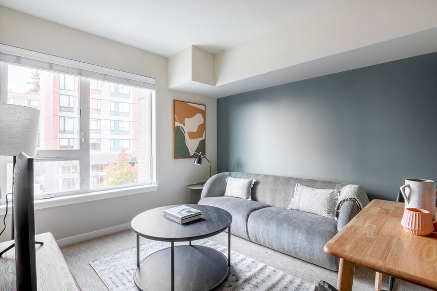 Primary Photo - 15301 NE Turing St