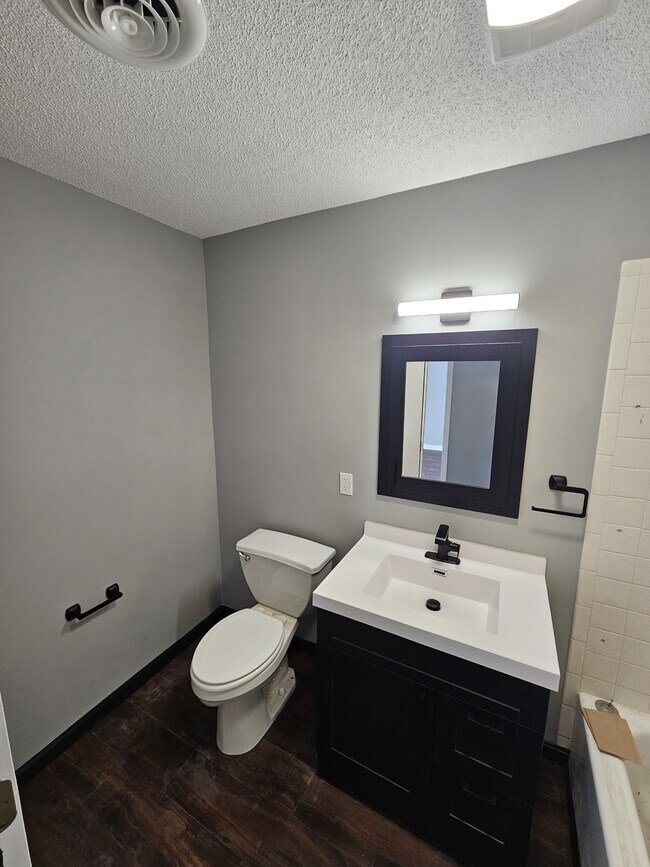 Building Photo - 309 E Mayfair Ln