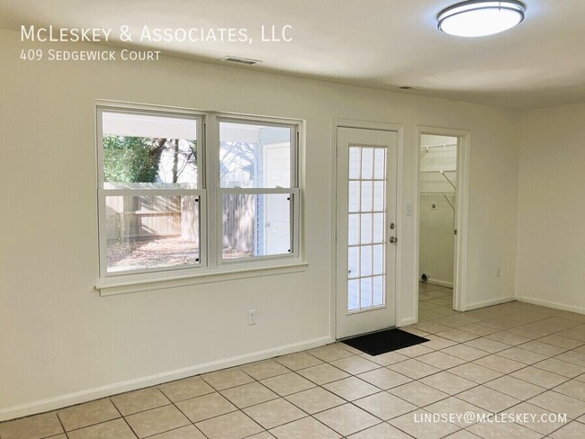 Building Photo - Washington Square Townhouses