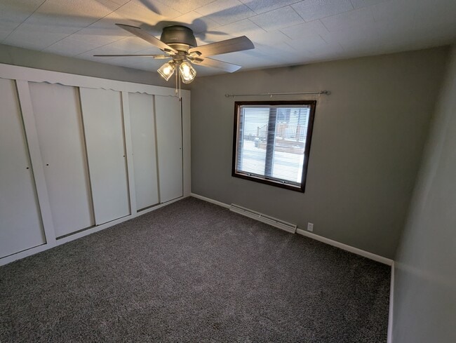 Building Photo - 520 E Washington St