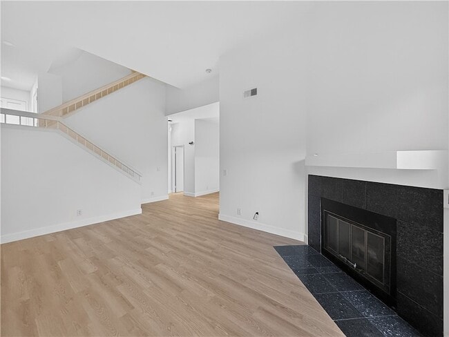 Building Photo - 24889 Nueva Vista Dr