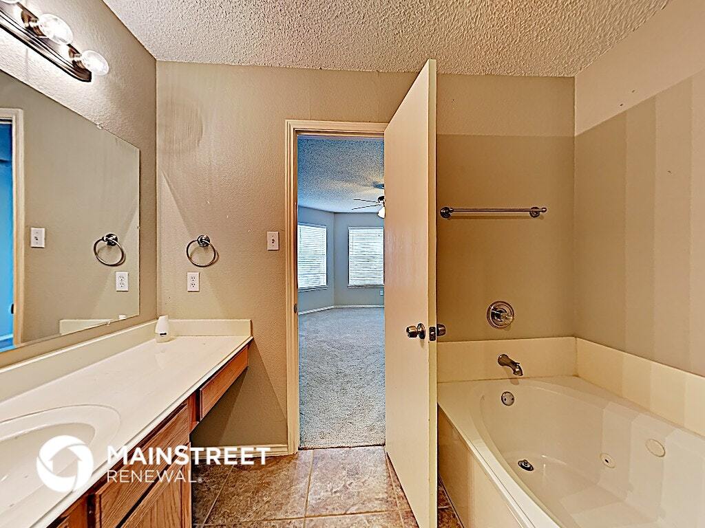 Building Photo - 1132 Sandalwood Dr