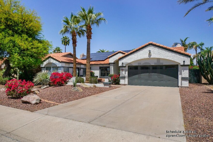 Building Photo - 5636 E Paradise Ln