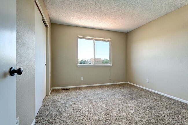 Building Photo - Castle Rock Founders Village Single Family 4BD/3BTH/3-Car (~2100 FSF)