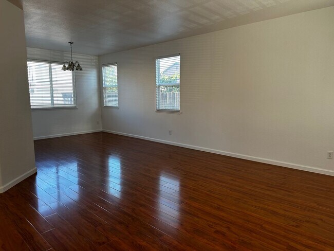 Building Photo - Looking for a Great Place to live?