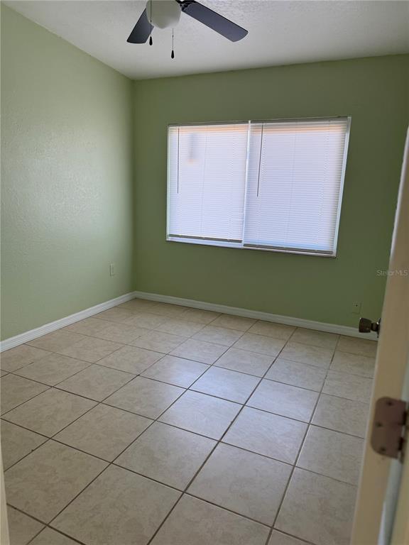 Building Photo - 720 Manor Dr