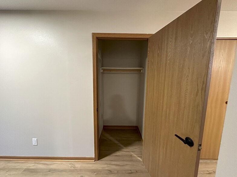 Building Photo - 2046 Cliff Alex Ct S