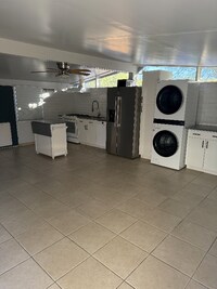 Building Photo - 4240 N 4th Ave