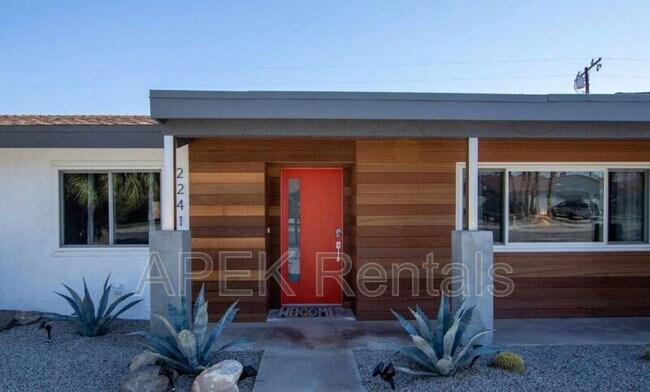 Building Photo - 2241 E Finley Rd