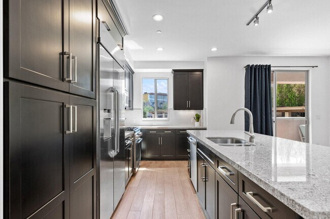 Building Photo - 4803 N Woodmere Fairway