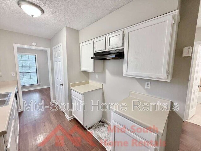 Building Photo - 6001 Cedarcrest Ct