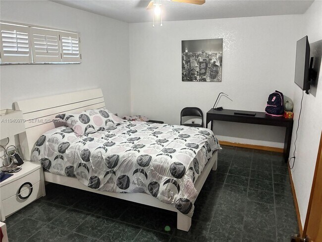 Building Photo - 8564 SW 210th Terrace