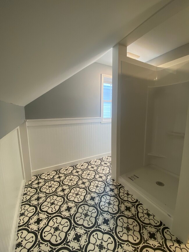 Building Photo - 55 Chase St