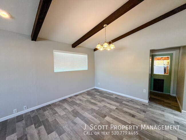 Building Photo - 3914 E Becker Ln