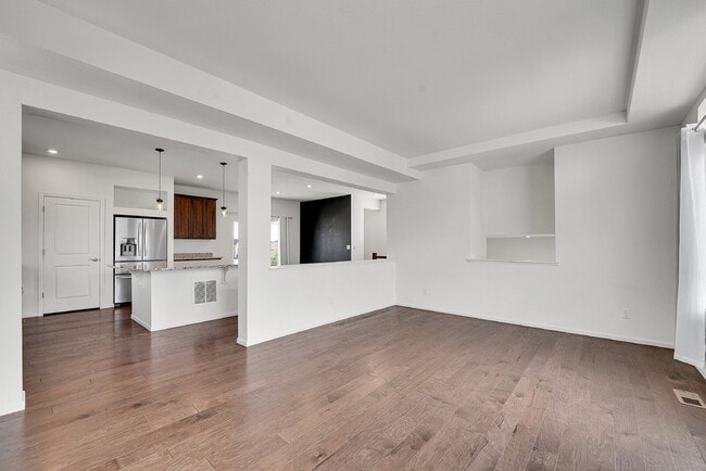 Building Photo - $2,795.00 - 3 Bedrooms, 2.5 Bathrooms, Sin...