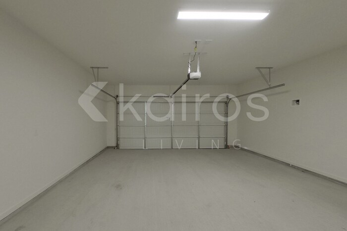 Building Photo - 129 Salvat Dr