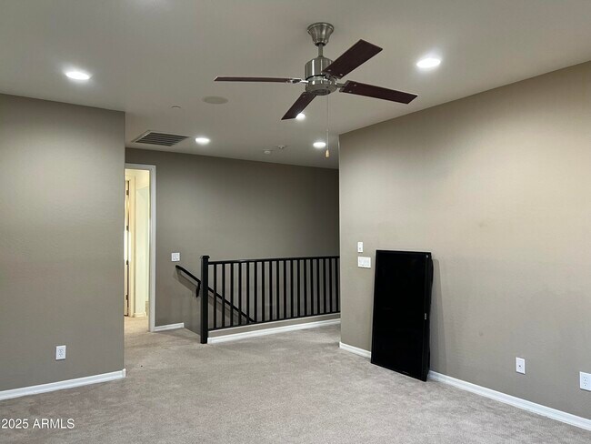 Building Photo - 21284 W Almeria Rd