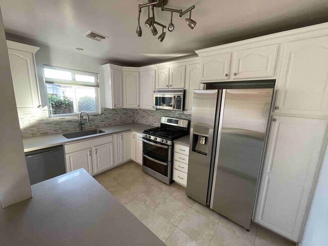 Building Photo - UPGRADED SMART HOME IN PRESTIGIOUS ENCINO VILLAGE!