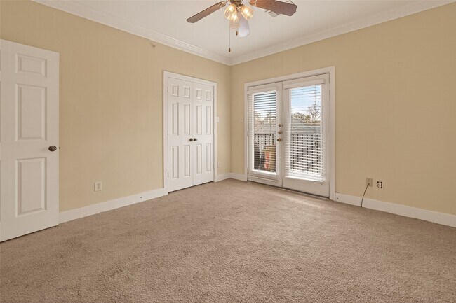 Building Photo - 1342 Rutland St