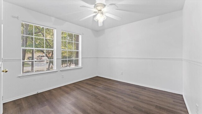 Building Photo - 111 N Misty Dawn Dr