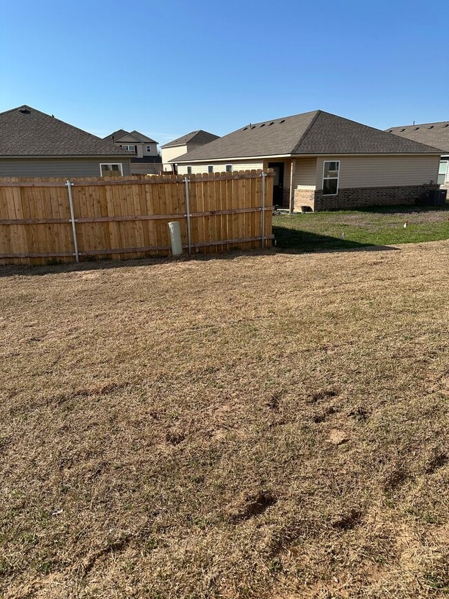 Building Photo - Pre-Leasing Now | Spacious 3 Bedroom, 2 Bathroom Home in Saratoga