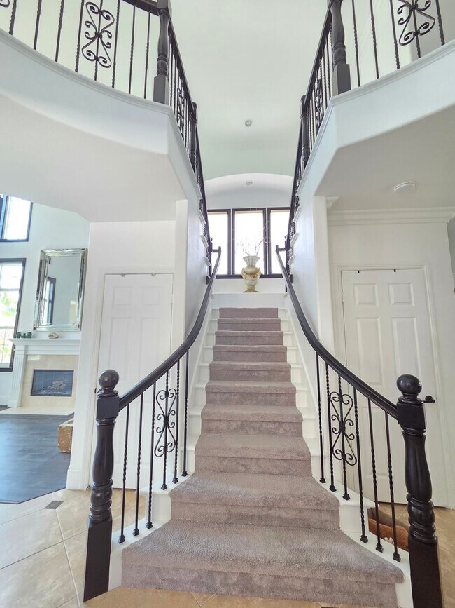 Building Photo - Large 4 Bedroom Home in Rolling Hills Ranch!