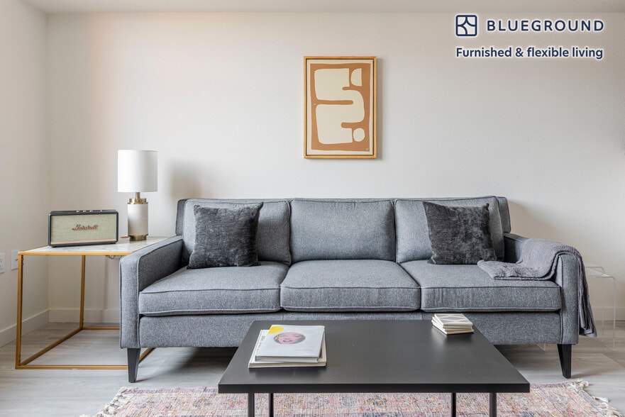 Building Photo - 1698 University Ave