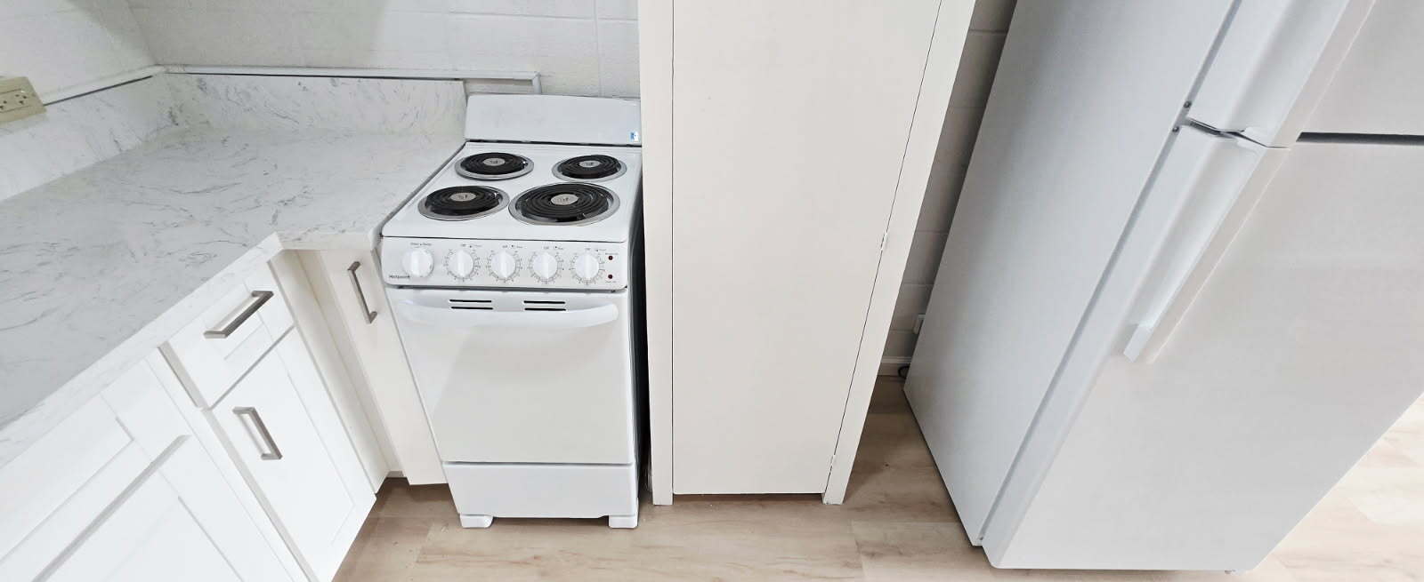 Building Photo - 909 University Ave