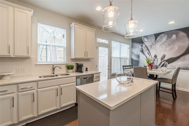 Building Photo - 1506 River Oak Ln