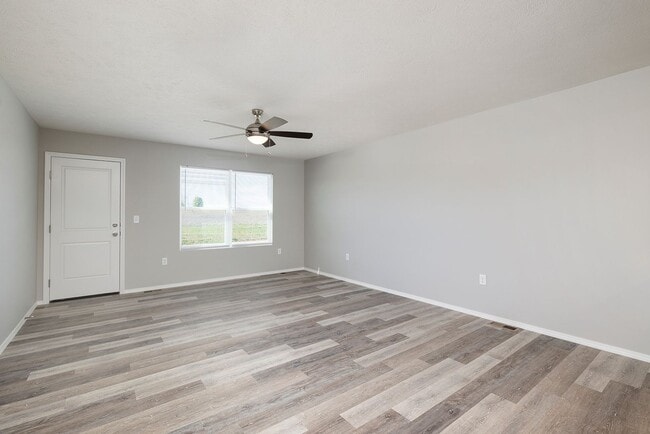 Building Photo - Newer 3 bedroom duplex in Republic!