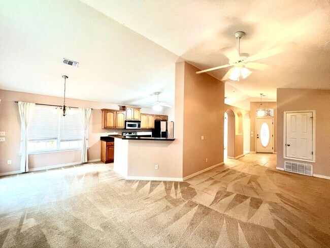 Building Photo - 5884 Grotto Ave