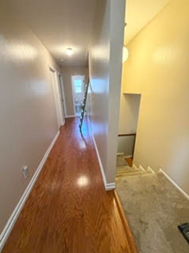 Building Photo - 4242 Briggs Ave