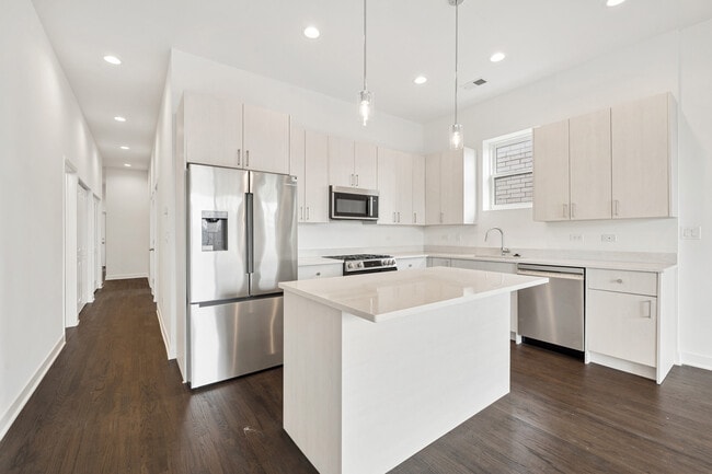 Building Photo - 1952 W Ohio St