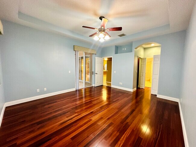 Building Photo - 17928 Timber View St