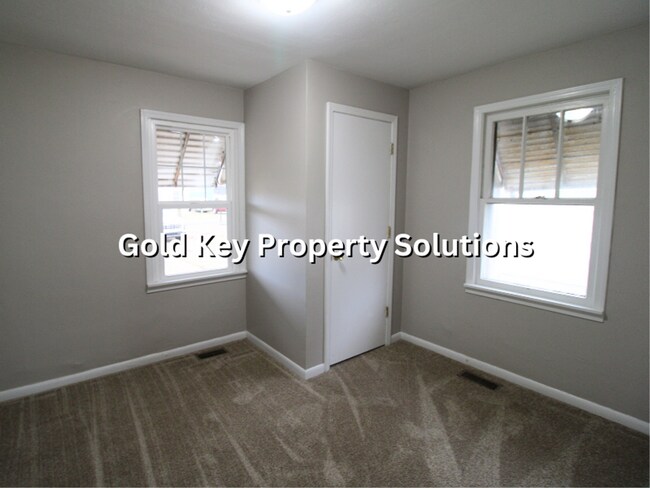 Building Photo - 2 BR 1 BA House with Covered Front Porch (NO SECTION 8)