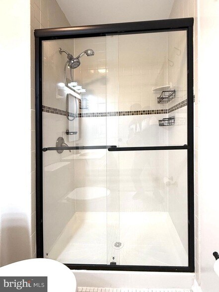 Building Photo - 532 Riviera Dr