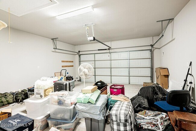 Building Photo - 202 Sparkling Meadows Ln