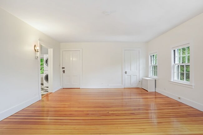 Building Photo - 321 Riversville Rd