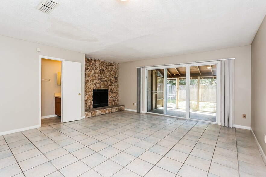 Building Photo - 7656 Arble Dr