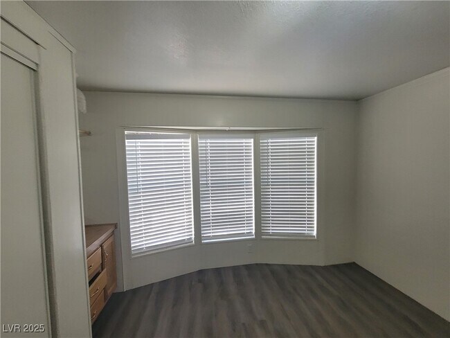 Building Photo - 3021 Borax Ave