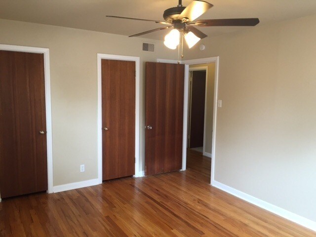 Building Photo - Huge Updated 4 Bedroom/2 Bath/2 Living Room House close to TTU - Available AUGUST
