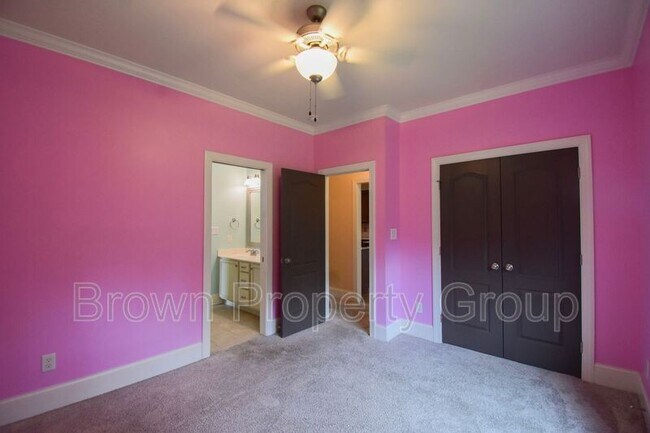 Building Photo - 4025 Fallberry Dr