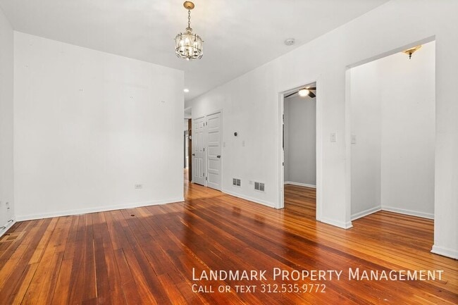 Building Photo - 3450 N Hamlin Ave