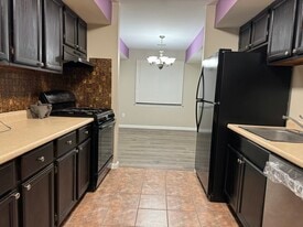 Building Photo - 99 Keystone Ct