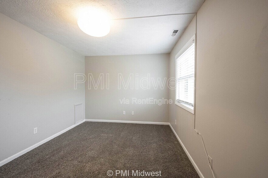 Building Photo - 5611 N Rural St